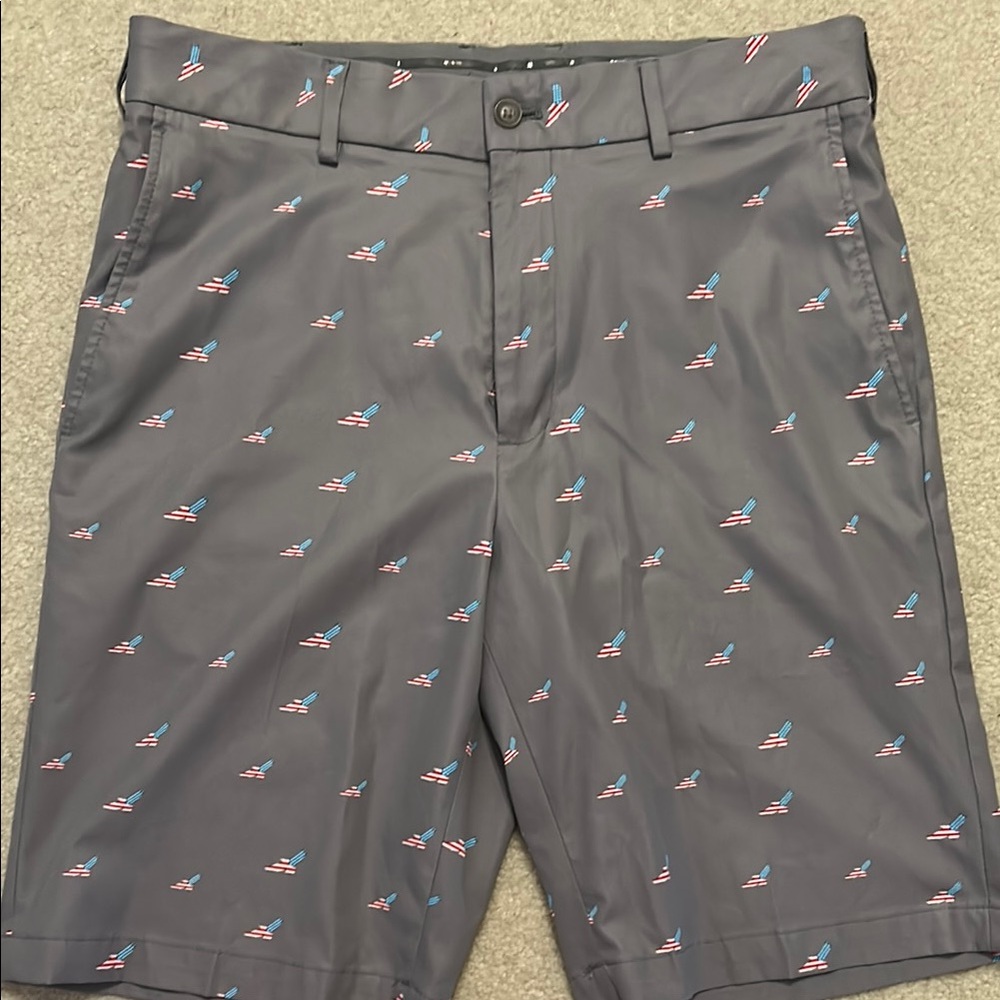 Walter Hagen Gray Athletic Shorts with Flag Pattern